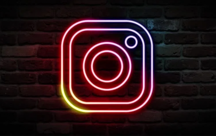 Chỉ với vài thao tác đơn giản, bạn sẽ có thể thay đổi màu nền cho bức ảnh Instagram story của mình. Bất kể là bạn muốn tạo ra sự khác biệt cho trang cá nhân của mình, hay chỉ đơn giản là muốn cập nhật nhanh chóng, chúng tôi sẽ giúp bạn thực hiện điều đó.
